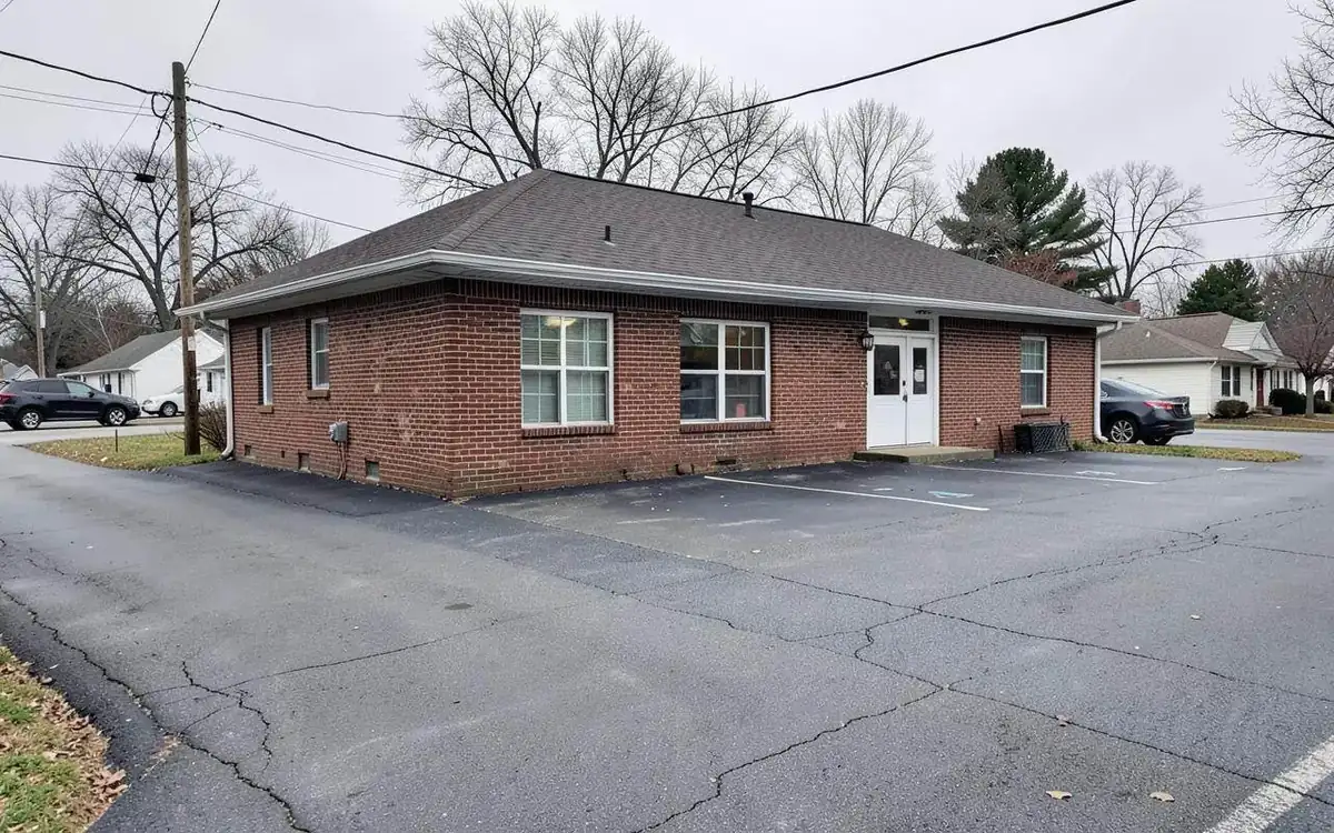 Small commercial building along a Mississippi highway corridor